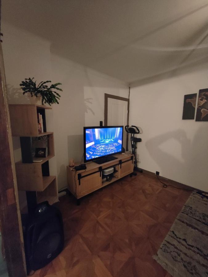 Appartement Tres Grand De 76m2 A *