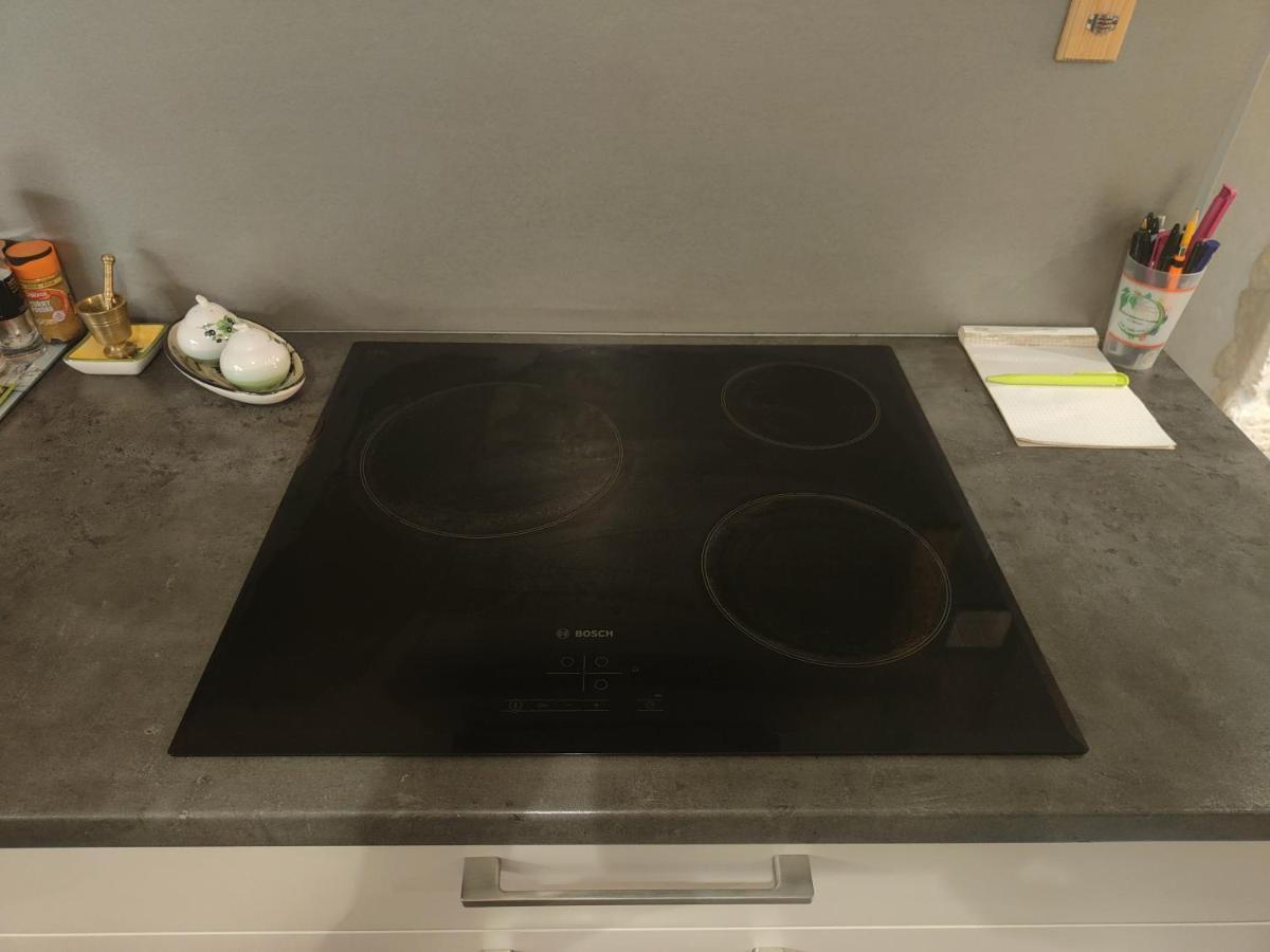 Appartement Tres Grand De 76m2 A *